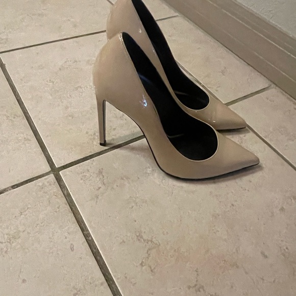 YSL pumps - Picture 2 of 10